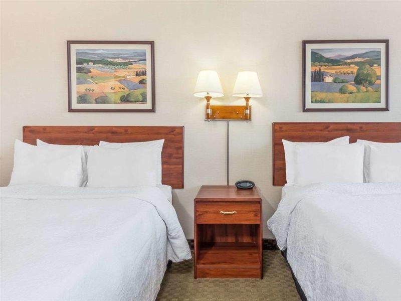Howard Johnson By Wyndham Gillette Esterno foto
