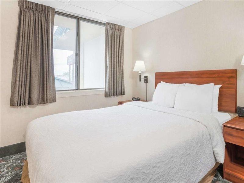 Howard Johnson By Wyndham Gillette Esterno foto