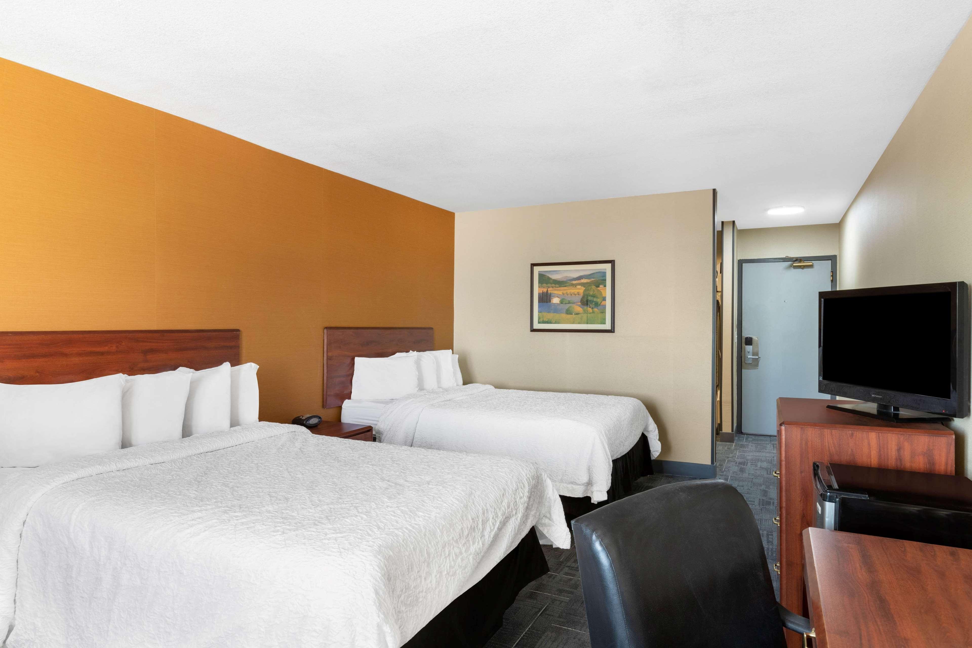 Howard Johnson By Wyndham Gillette Esterno foto