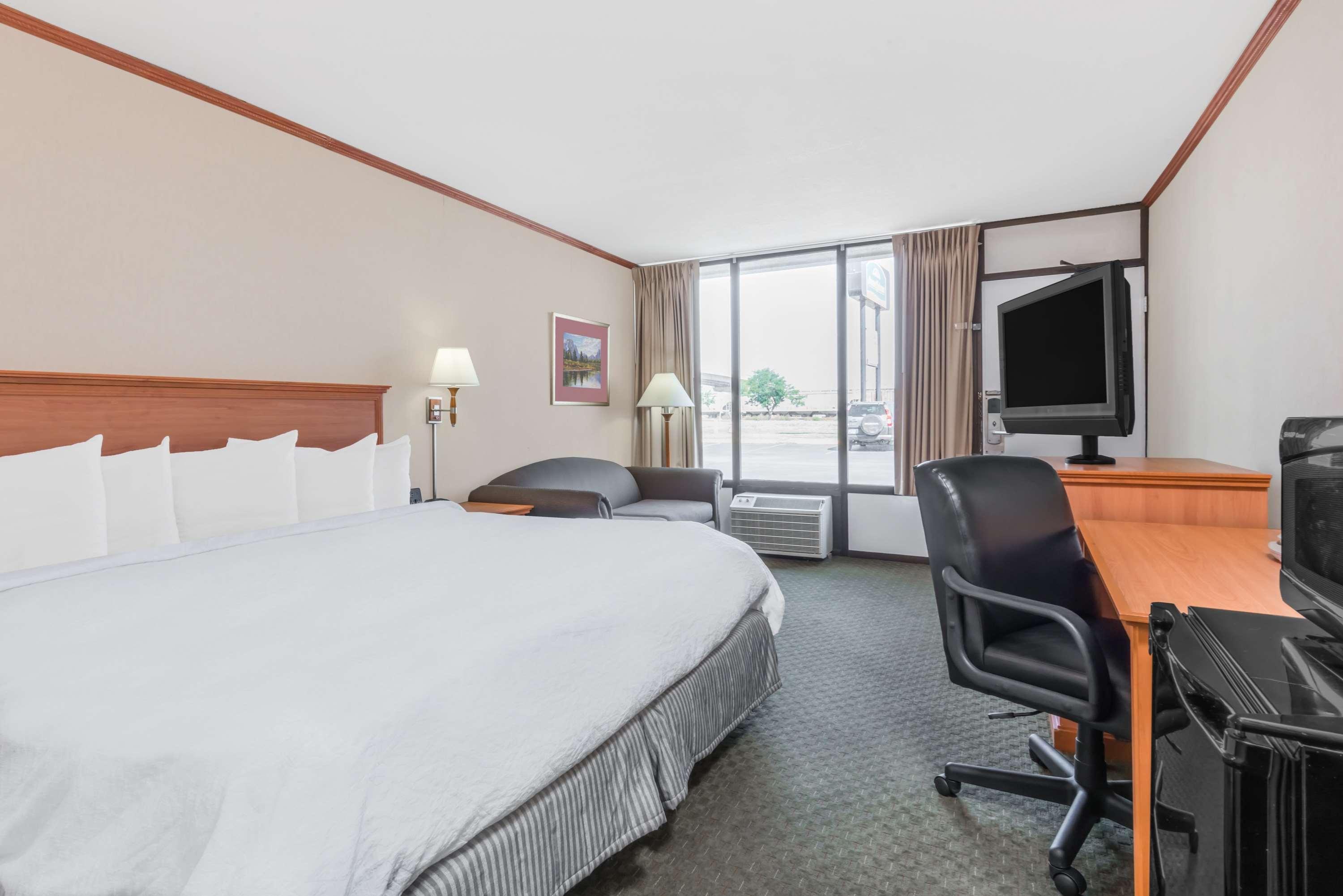Howard Johnson By Wyndham Gillette Esterno foto