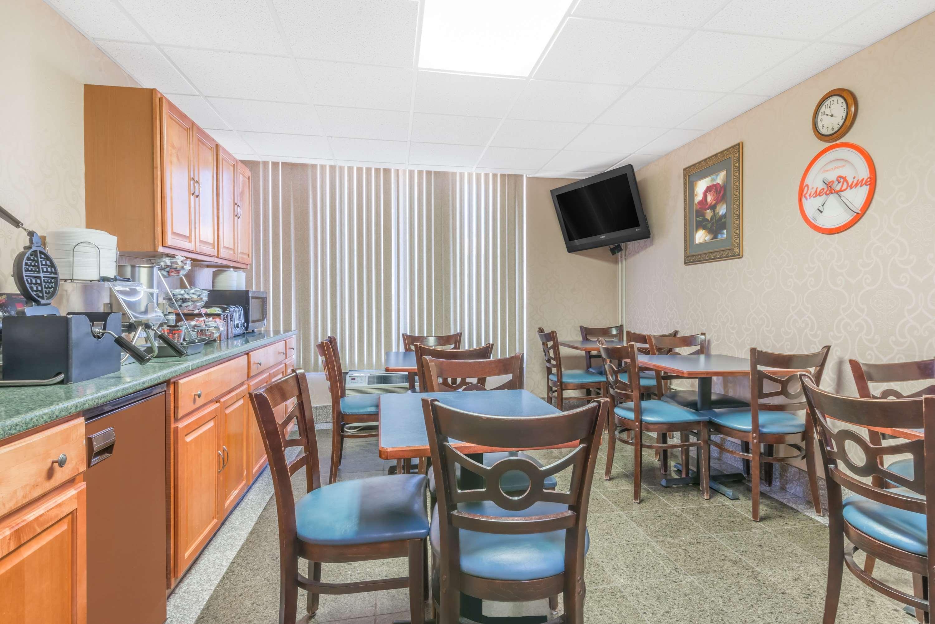Howard Johnson By Wyndham Gillette Esterno foto