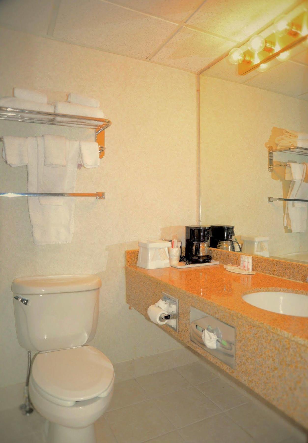 Howard Johnson By Wyndham Gillette Esterno foto